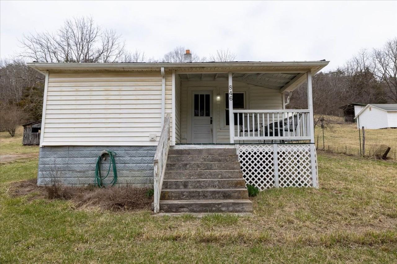846 Den Hill Rd - Photo 2 of 16