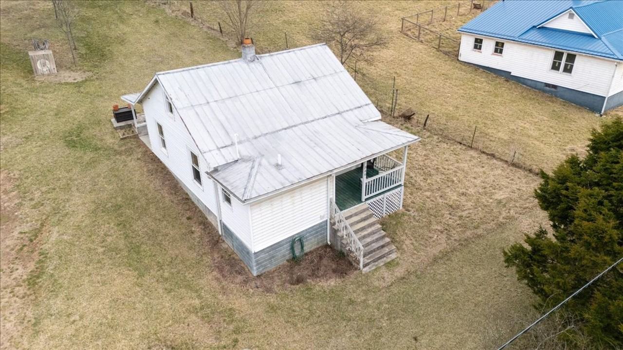 846 Den Hill Rd - Photo 7 of 16