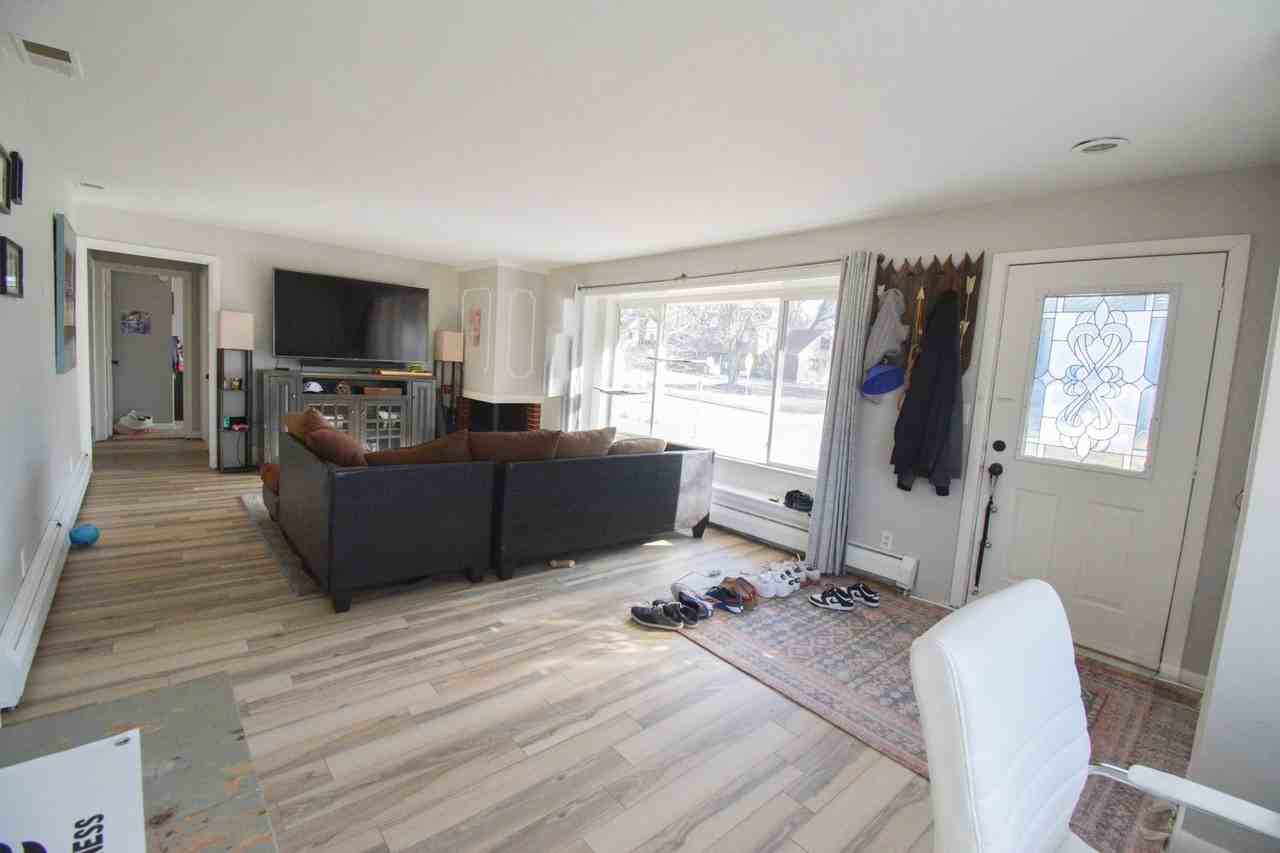 723 15th Ave Sw - Photo 6 of 15