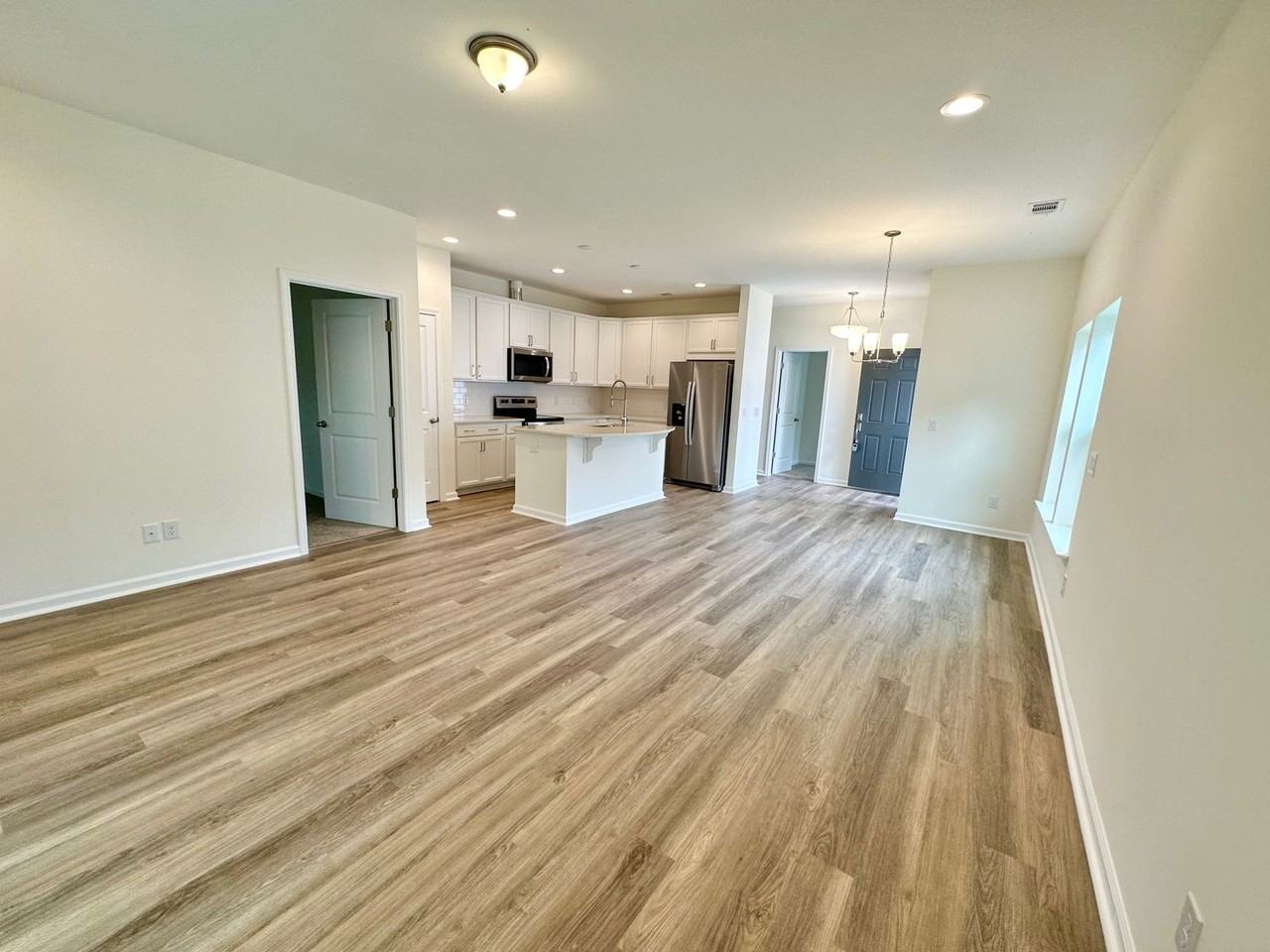 35 Small Pine Ln - Photo 4 of 31