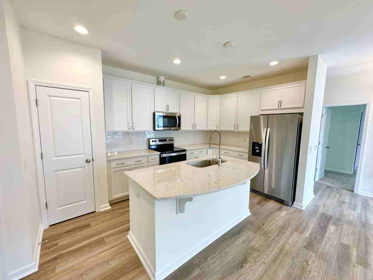 35 Small Pine Ln - Photo 7 of 31