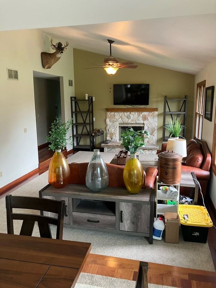 S32W31809 Squire Ct - Photo 3 of 21