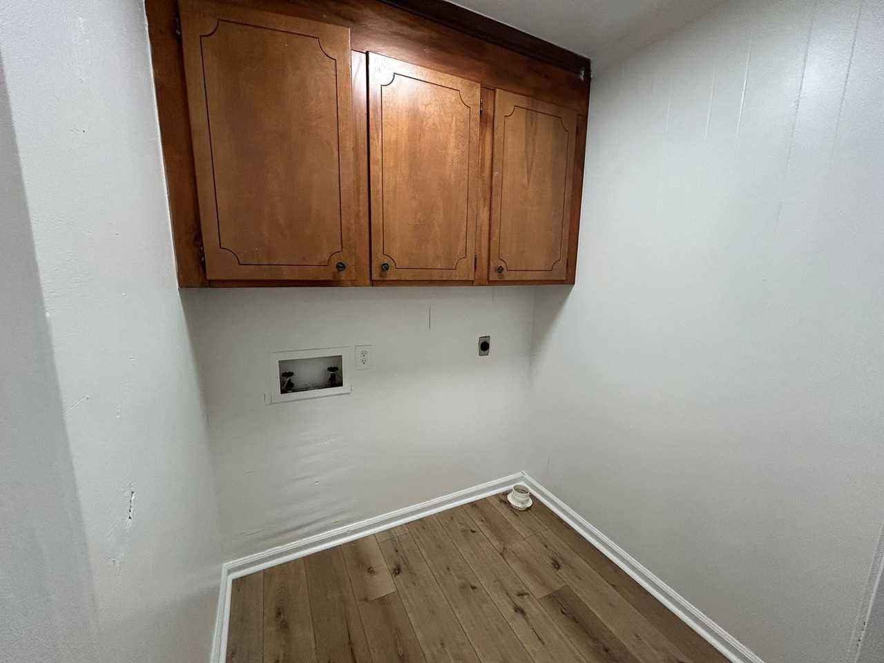 1085 Berrywood Ave - Photo 4 of 8