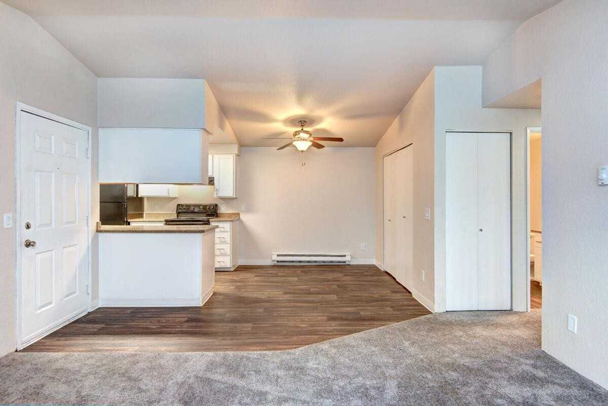 14901 Se 272nd St - Photo 2 of 37