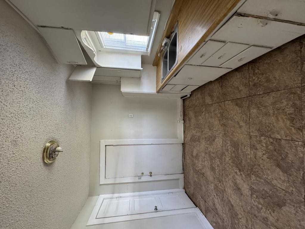 823 N Jackson St - Photo 2 of 5