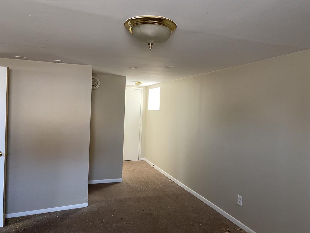 3602-36 Fir St Bsmt #Bsmt - Photo 2 of 6