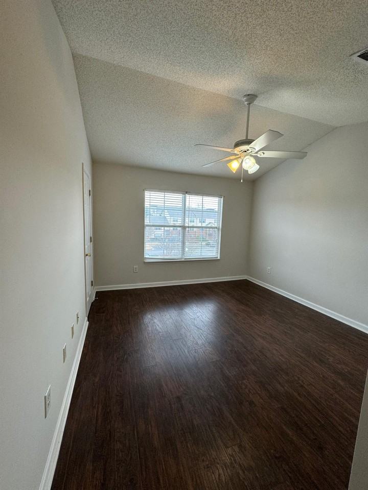 241 S Irwin St #51 - Photo 7 of 17