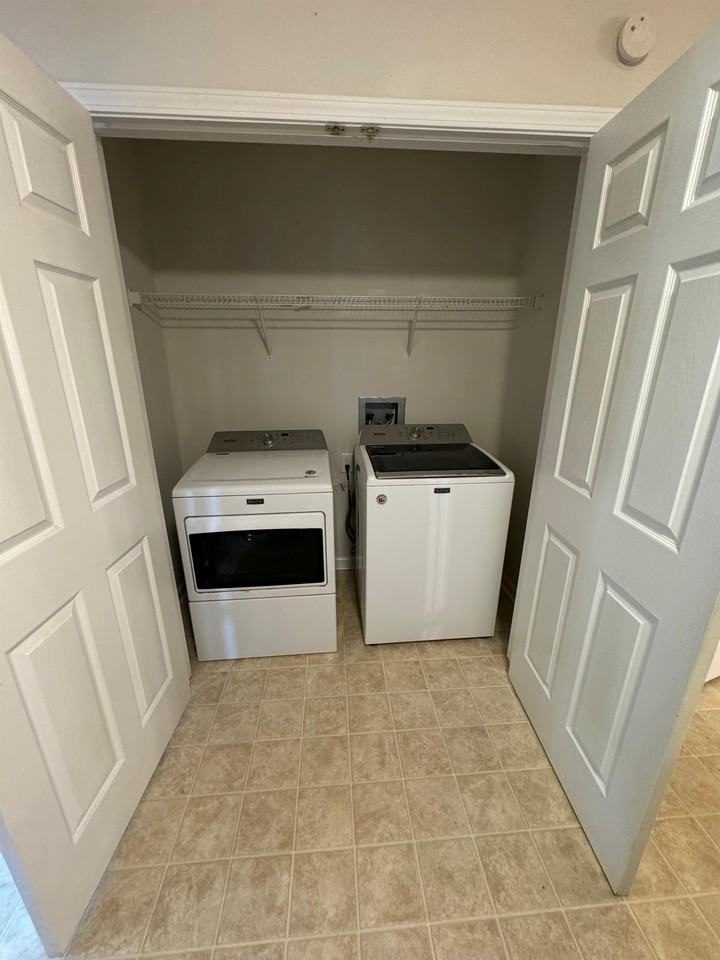 241 S Irwin St #51 - Photo 4 of 17