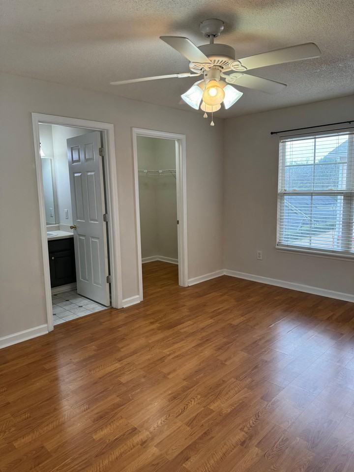 241 S Irwin St #51 - Photo 5 of 17