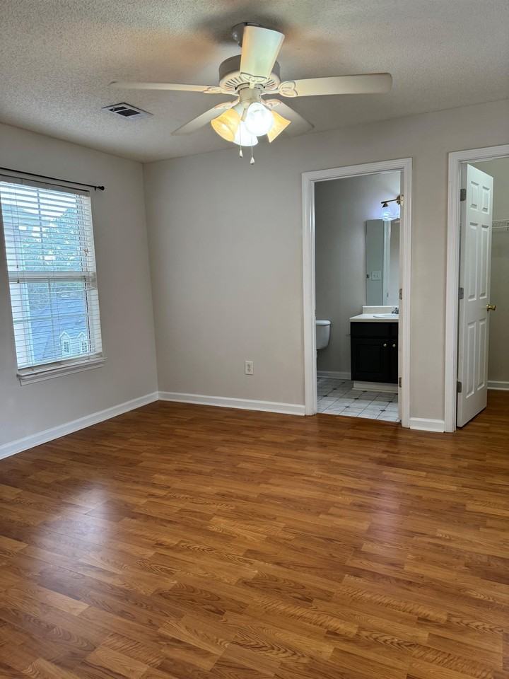 241 S Irwin St #51 - Photo 3 of 17