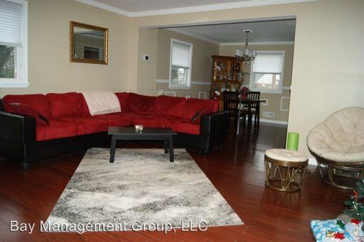 1041 Marlau Dr - Photo 3 of 22