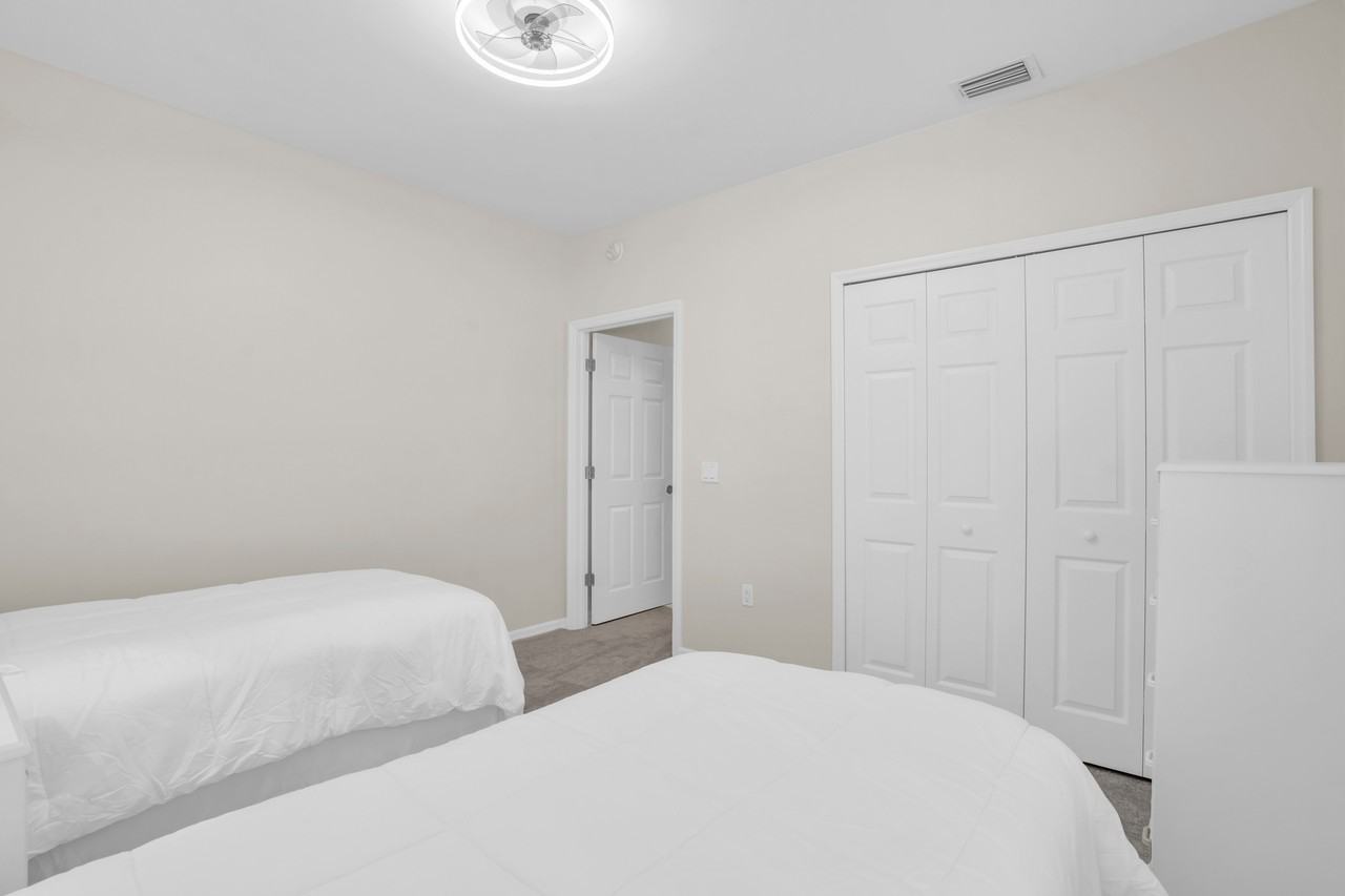 6025 Pinnacle Ln #1 - Photo 5 of 36