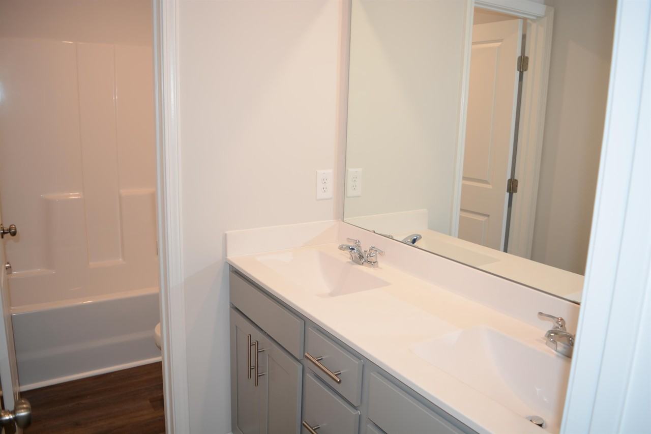 Bellewood Gardens Dr - Photo 6 of 14