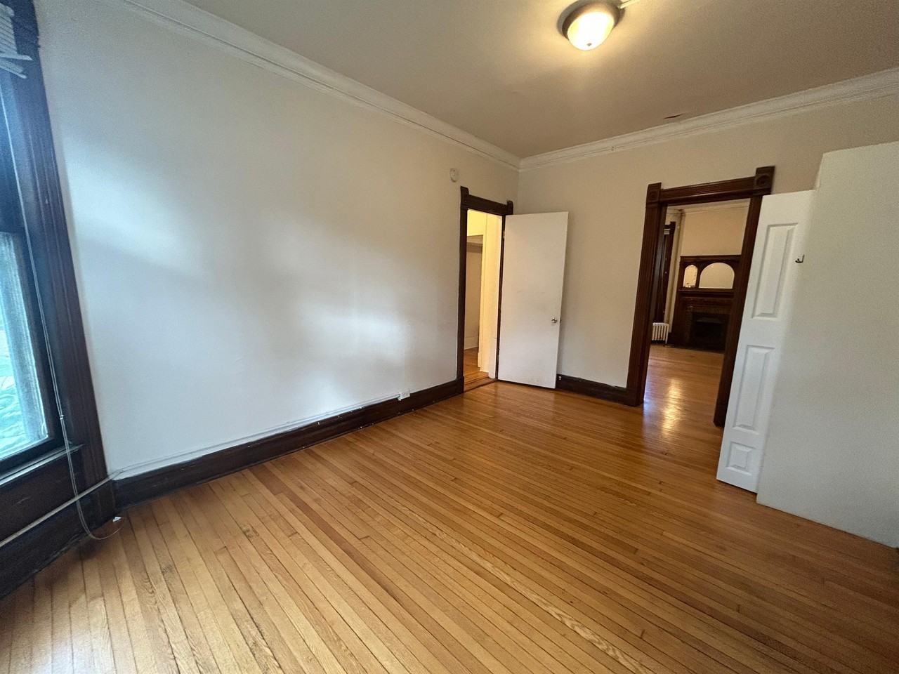 319 N Pinckney St #1 - Photo 3 of 24