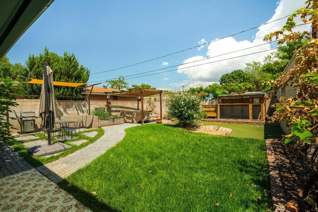 1623 San Patricio Ave Sw - Photo 5 of 29