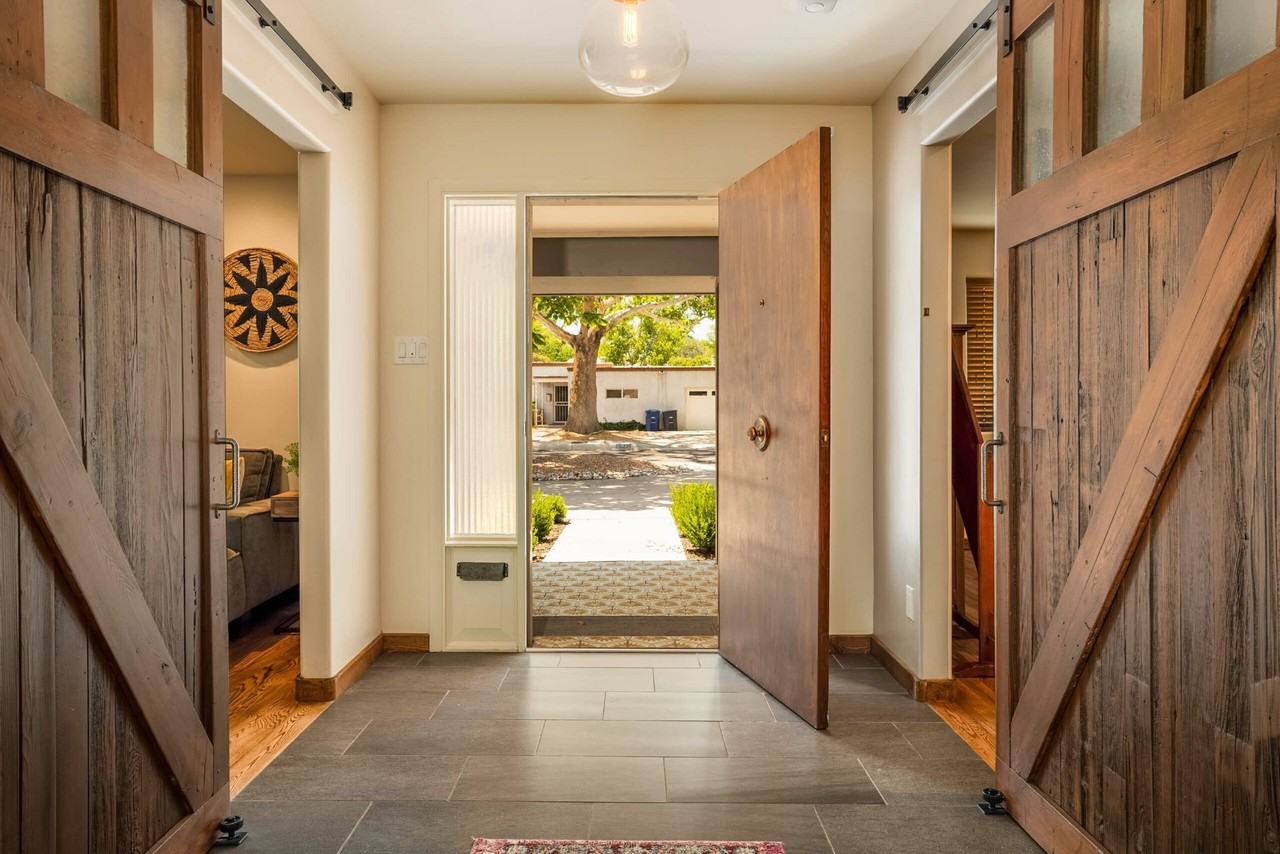 1623 San Patricio Ave Sw - Photo 4 of 29