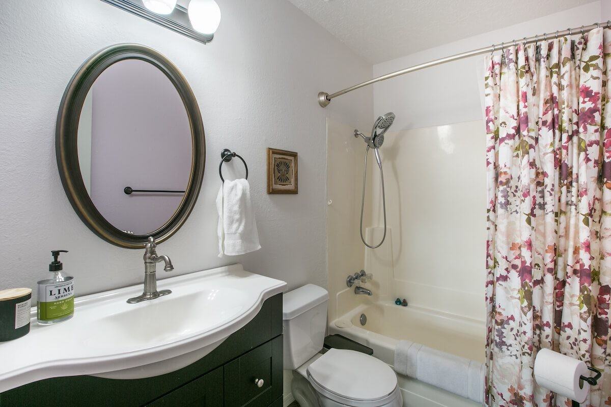 7205 Esther Ave Ne - Photo 7 of 50