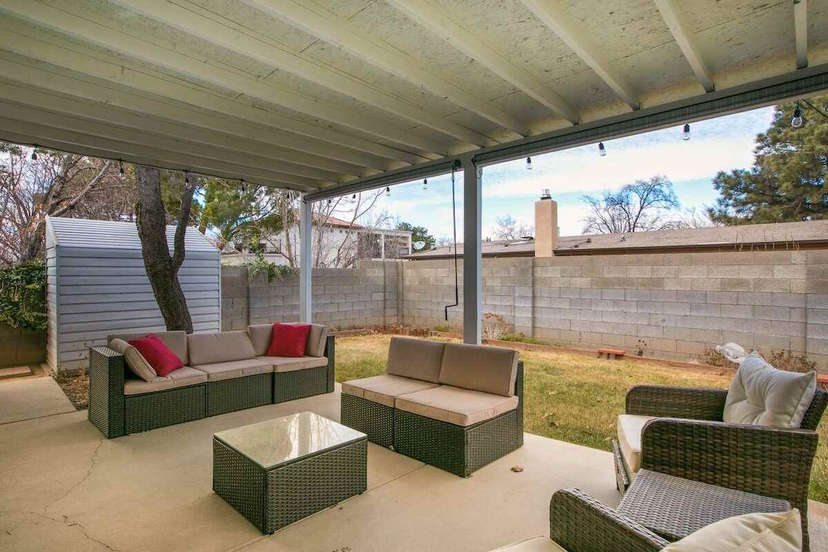 7205 Esther Ave Ne - Photo 5 of 50