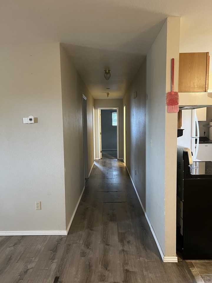 810 Prairie Rd - Photo 3 of 9