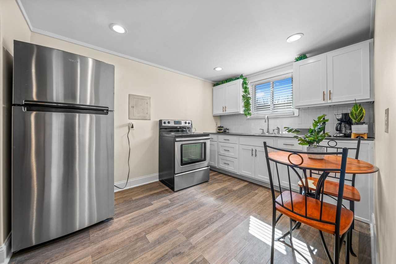 The Jeffersonian Apartments - Photo 5 of 15