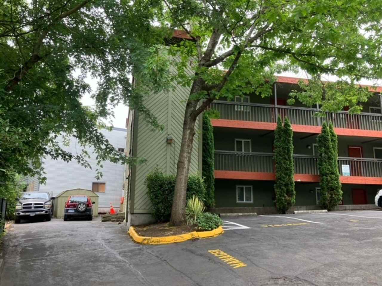 Barbur Place SE Portland - Photo 3 of 4