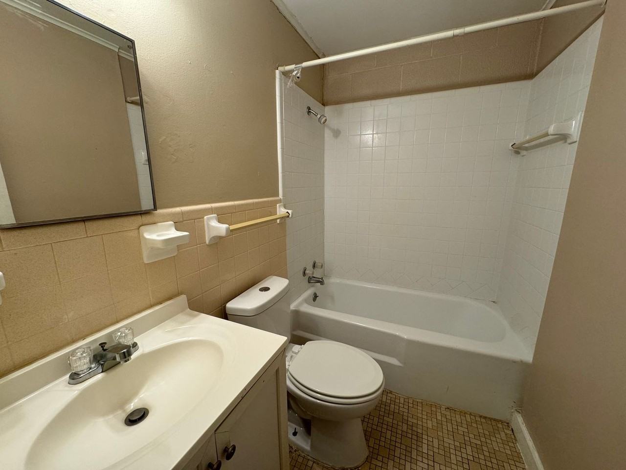 410 Mclain St #9 - Photo 6 of 9