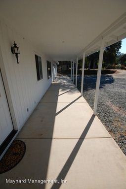 11780 Paine Rd - Photo 3 of 15