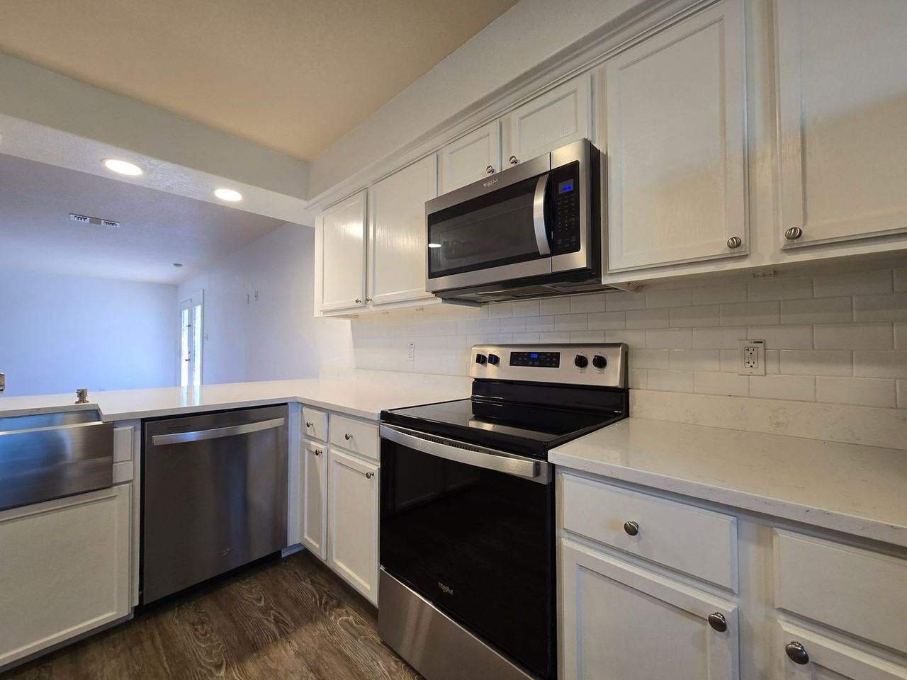 5108 Screaming Eagle Cir - Photo 5 of 29