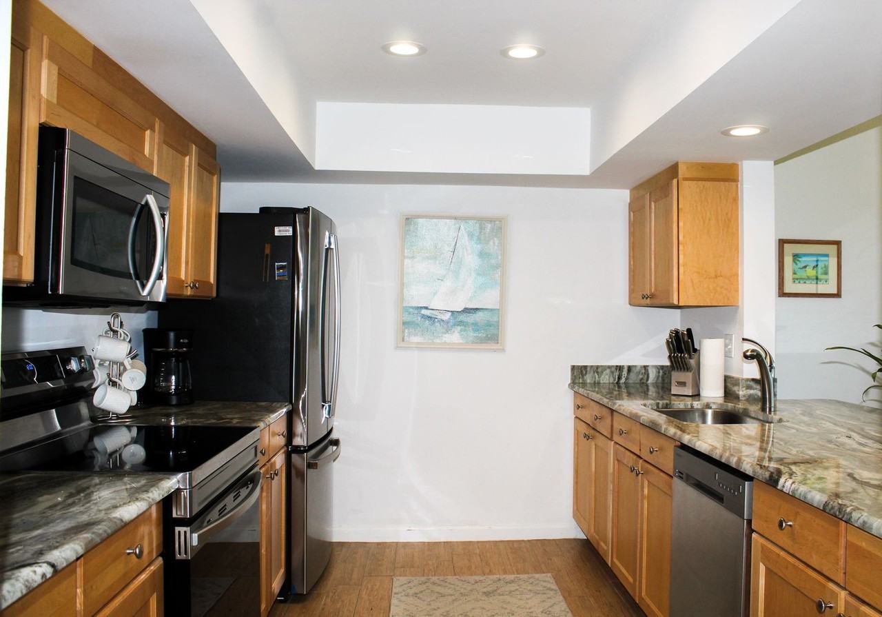 1616 Ocean Dr #104 - Photo 6 of 38