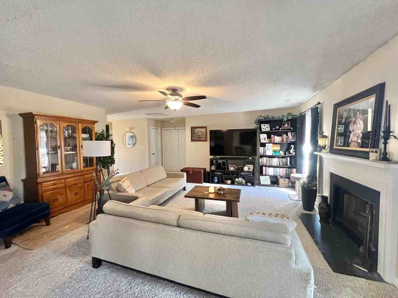 1401 Ravensthorpe Dr - Photo 2 of 16