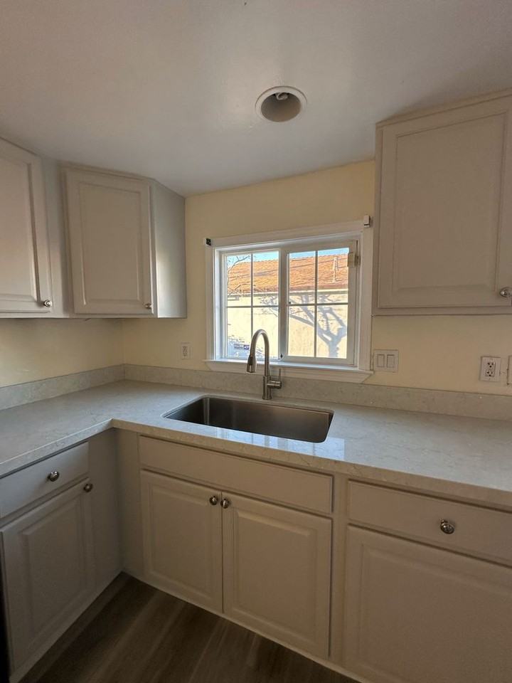 2846 20th St - Photo 6 of 24