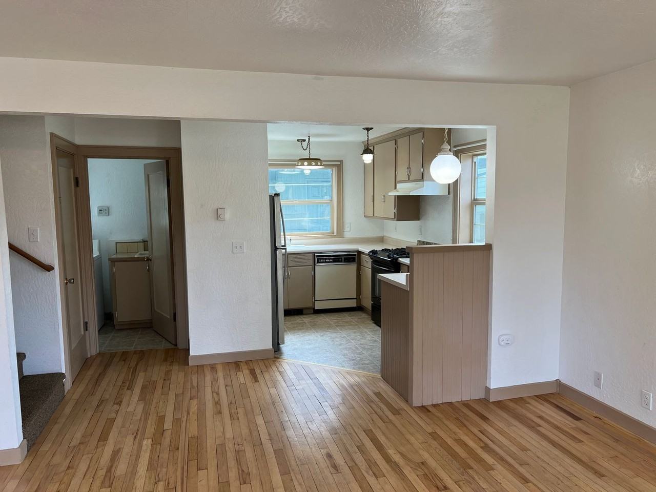 214 N Jefferson St - Photo 4 of 30