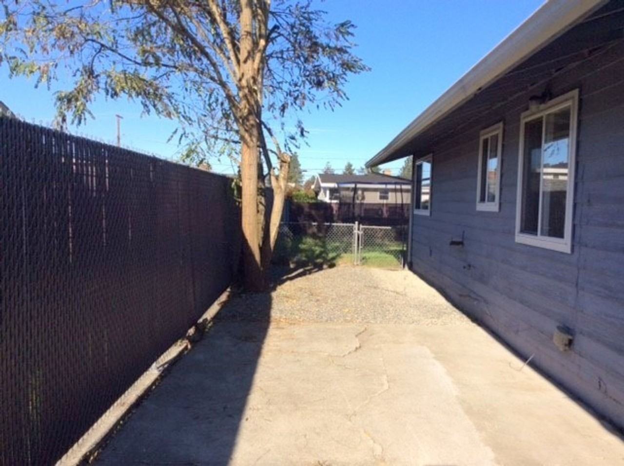 10730 Se 165th St - Photo 2 of 19