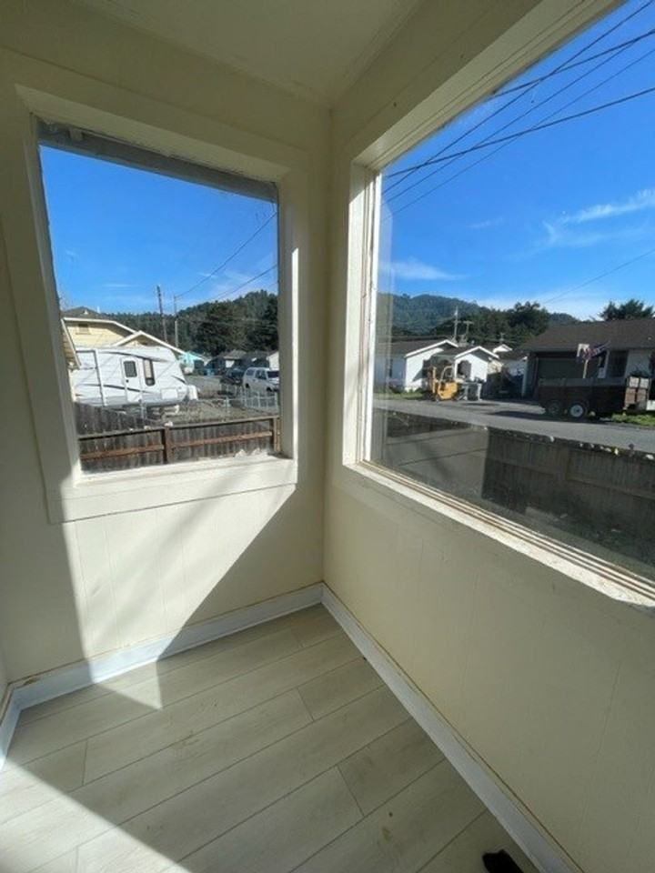 130 Ash St - Photo 3 of 24