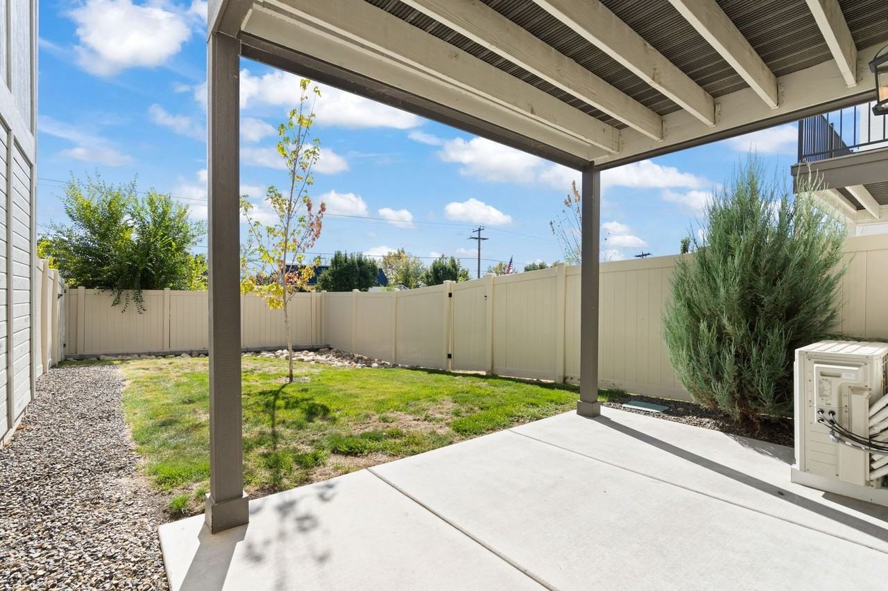 7773 W Crestwood Dr - Photo 2 of 24