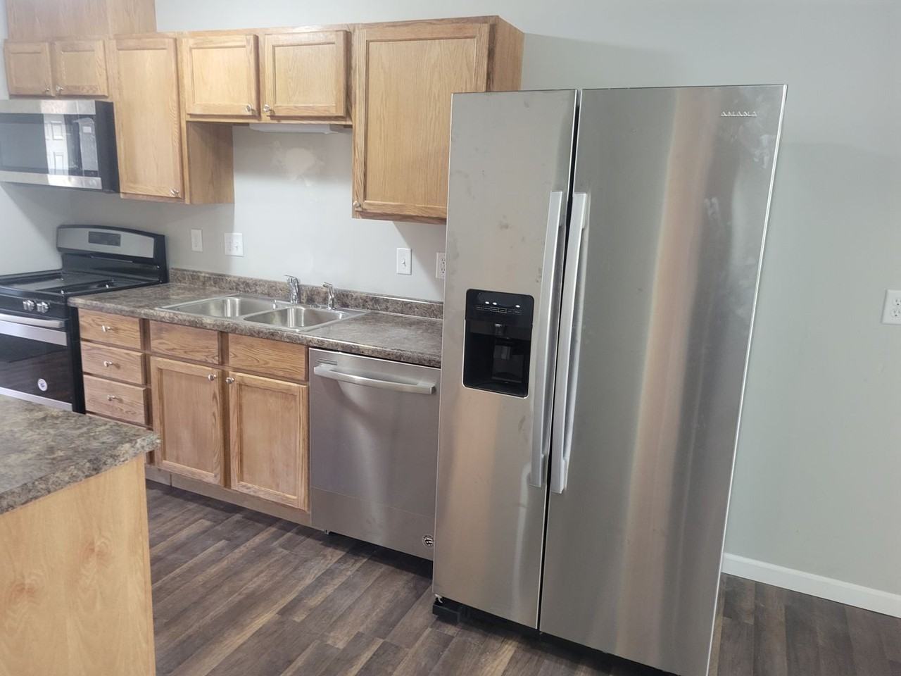 1019 Carver St - Photo 3 of 23