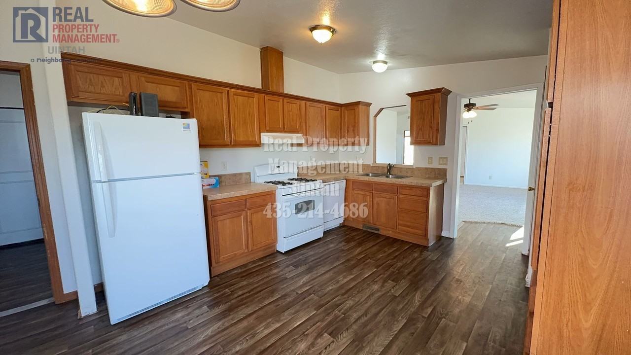 288 W 2050 S - Photo 3 of 25