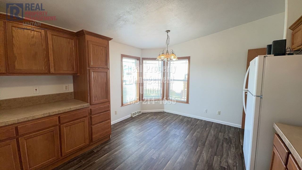 288 W 2050 S - Photo 4 of 25