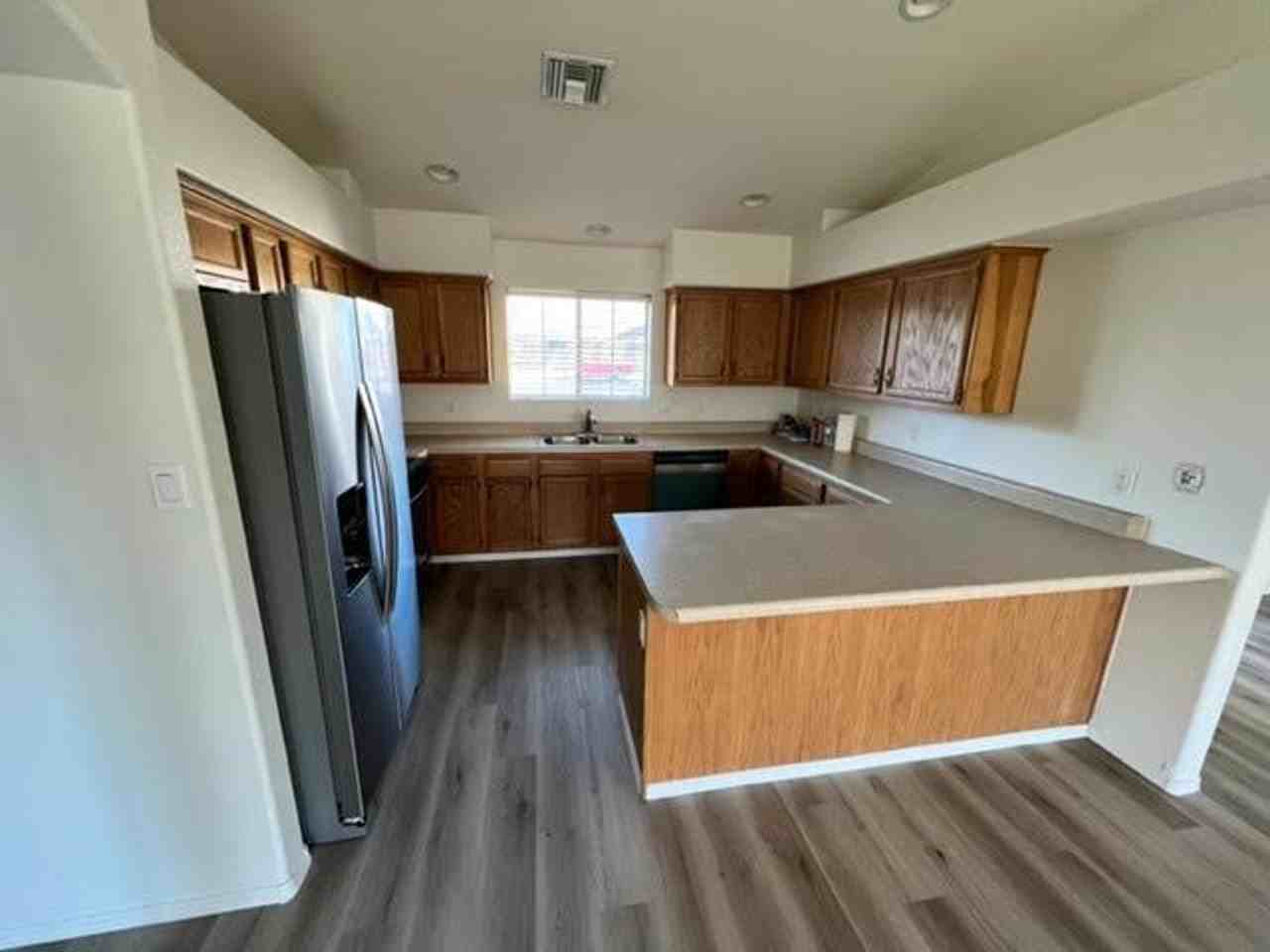 3744 W 21st St - Photo 5 of 11