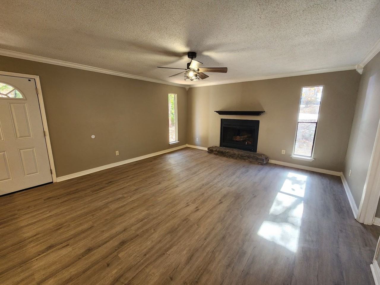 8206 Dogwood Trl - Photo 4 of 31