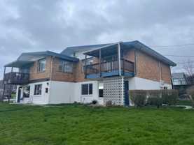 Moore (1321 SE 9th Ave & 1320 SE 10th Ct.) - Photo 1 of 1