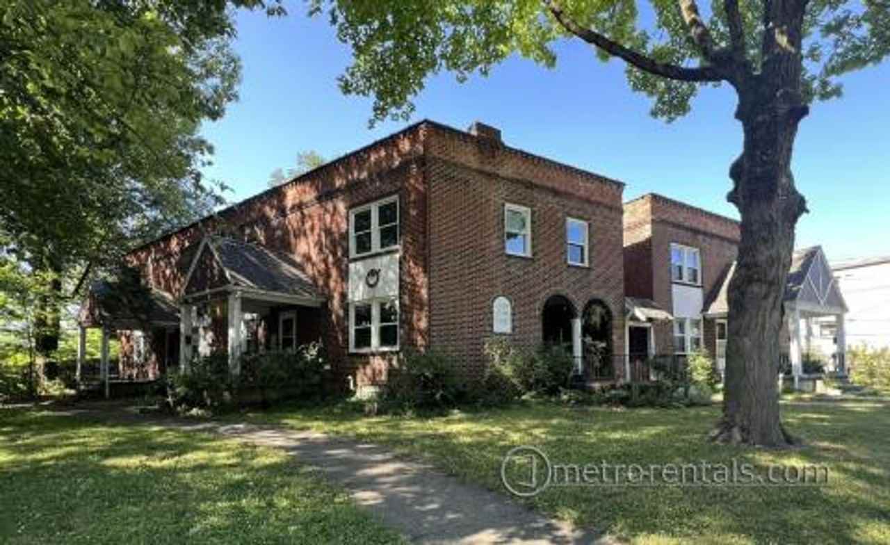 385 E Arcadia Ave - Photo 3 of 20