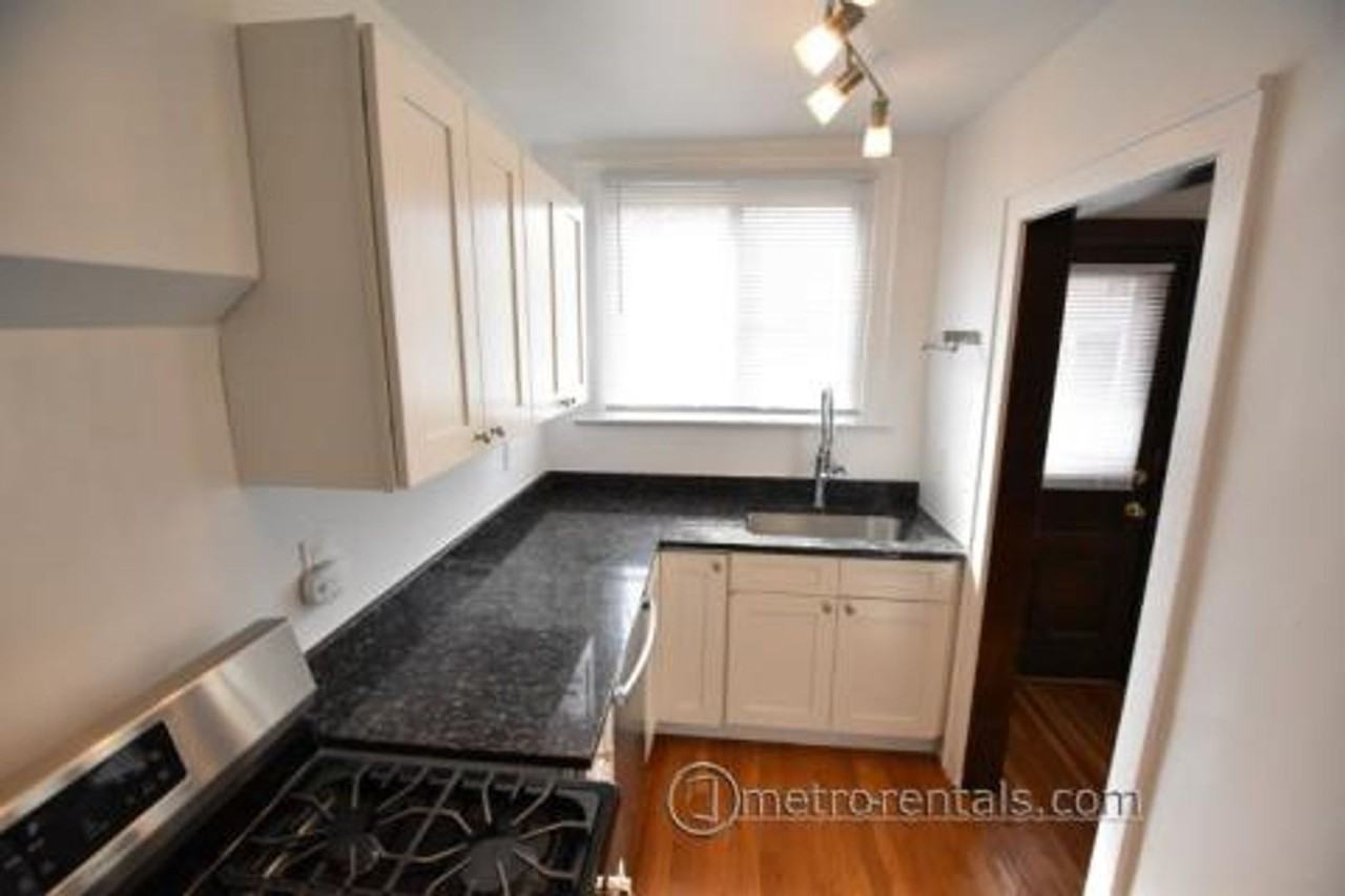 385 E Arcadia Ave - Photo 7 of 20