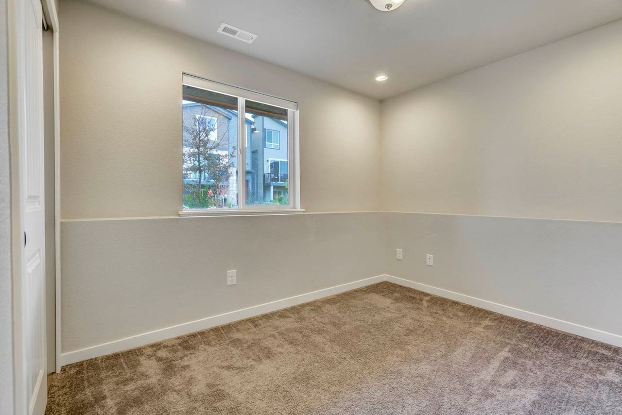 1354 Sunshine Valley Way - Photo 7 of 50