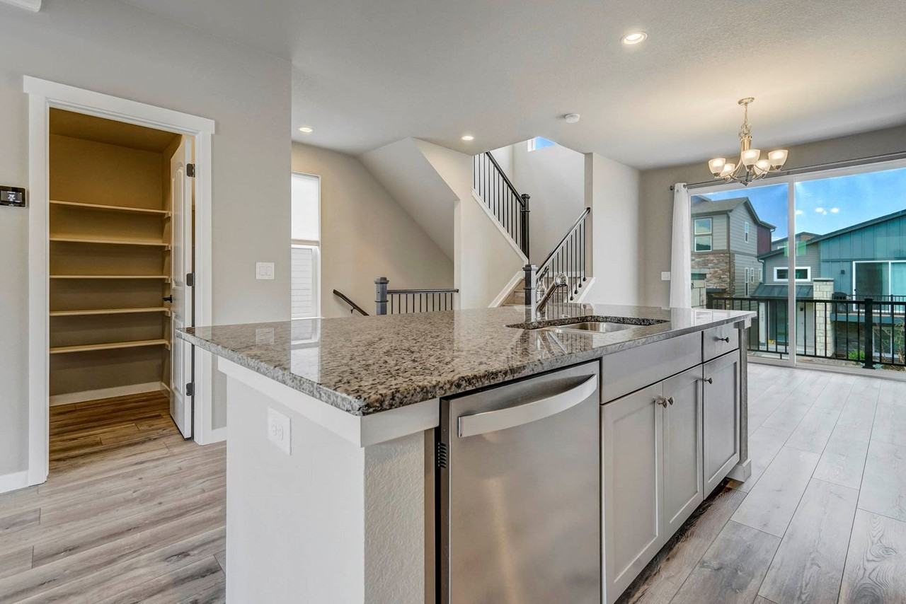 1354 Sunshine Valley Way - Photo 5 of 50