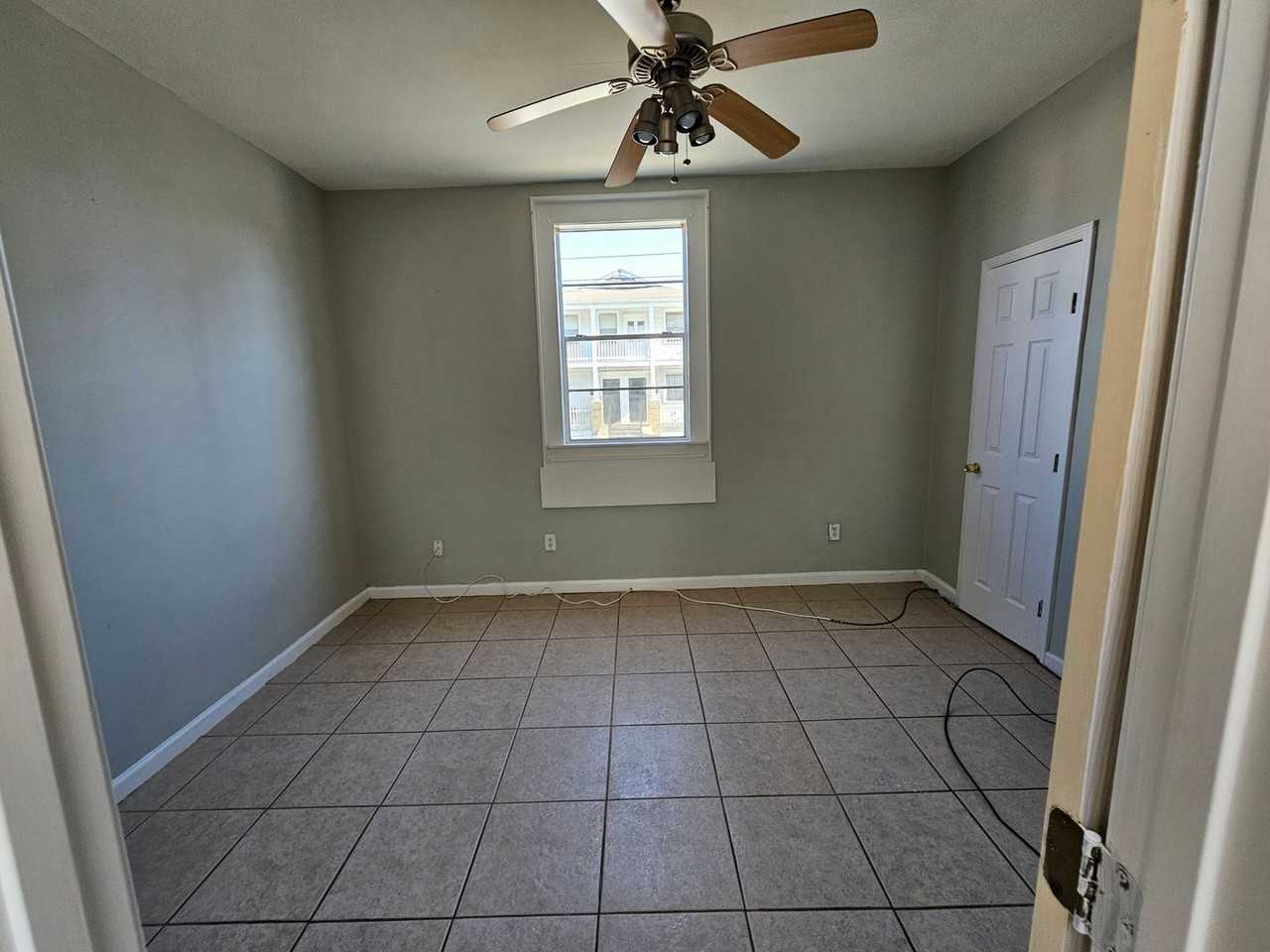 1443 Bartholomew St - Photo 4 of 8