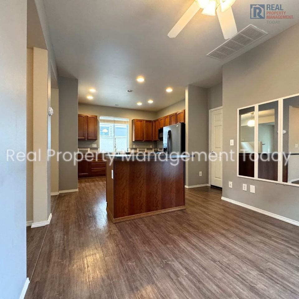 18107 15th Ave E - Photo 5 of 19