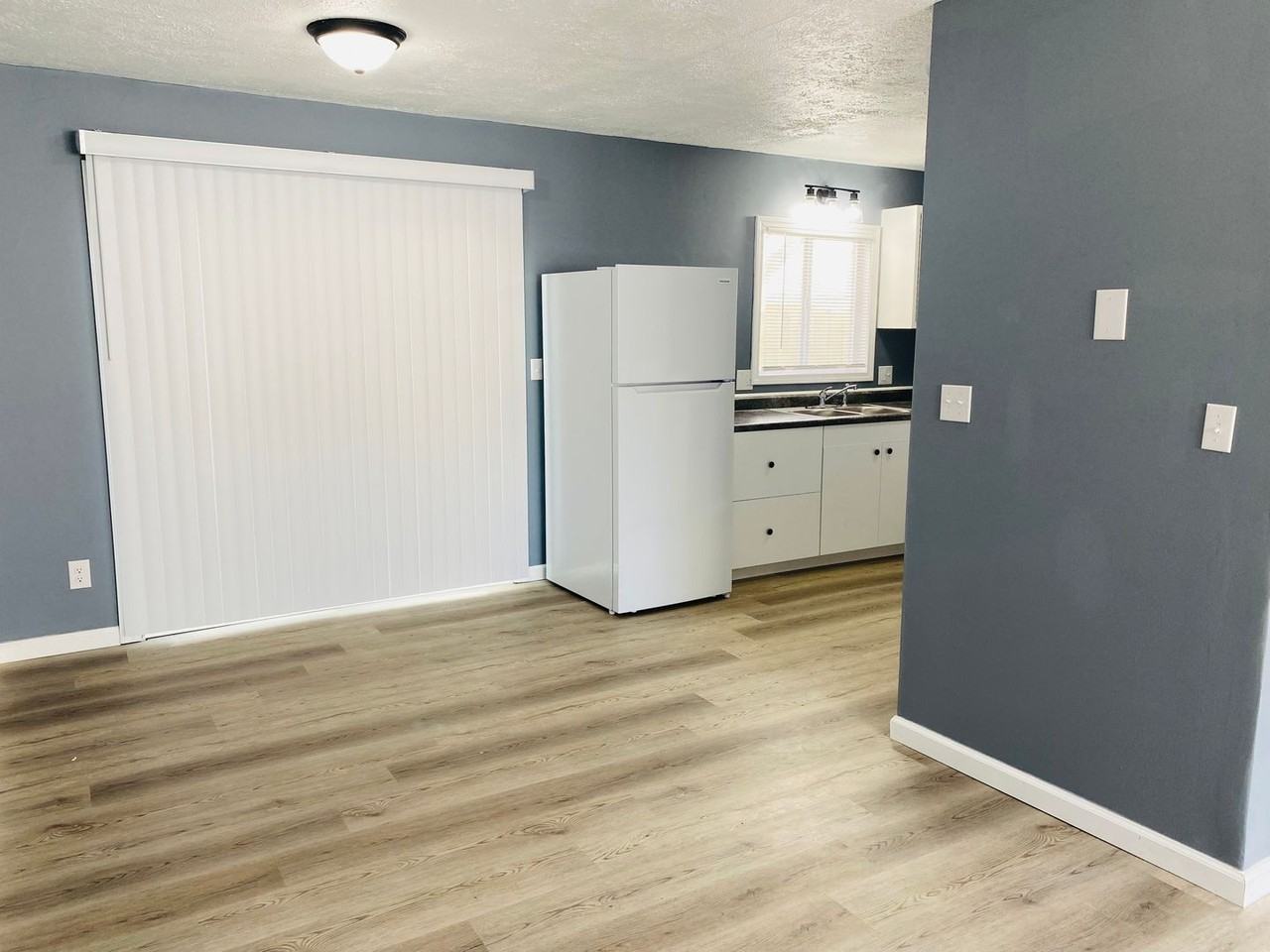 112 Washington St - Photo 2 of 12