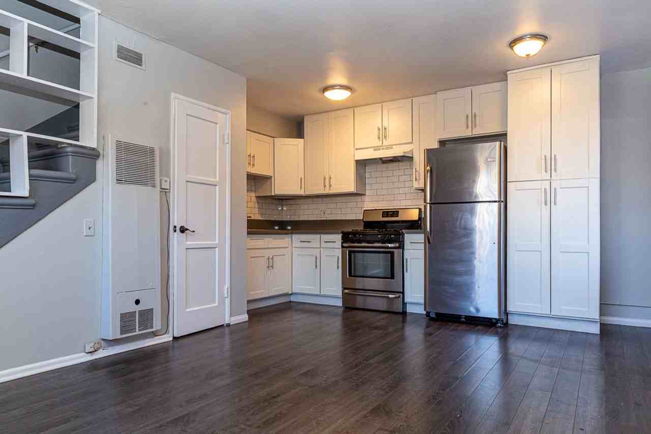 Townhome style apartments in up - Photo 4 of 14