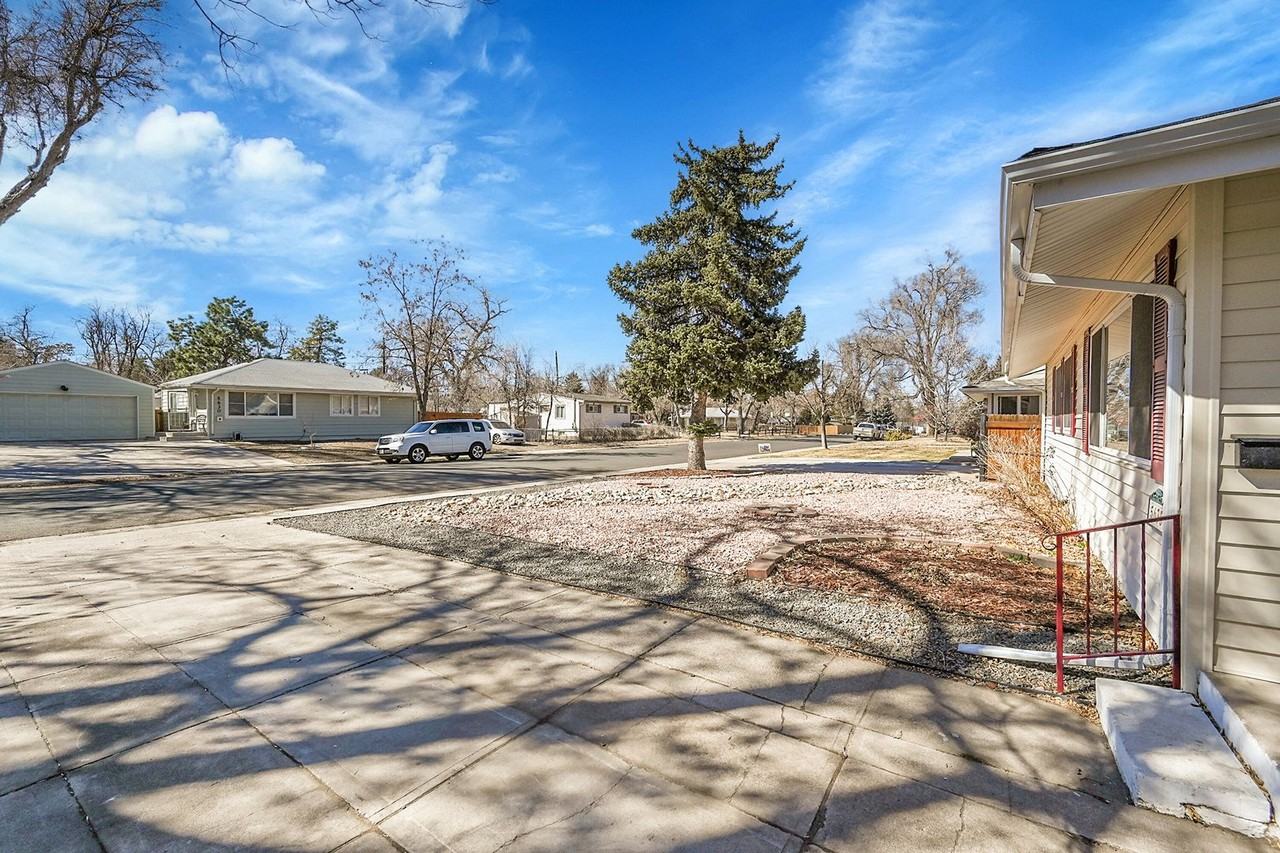 5635 Nebraska Way - Photo 5 of 31